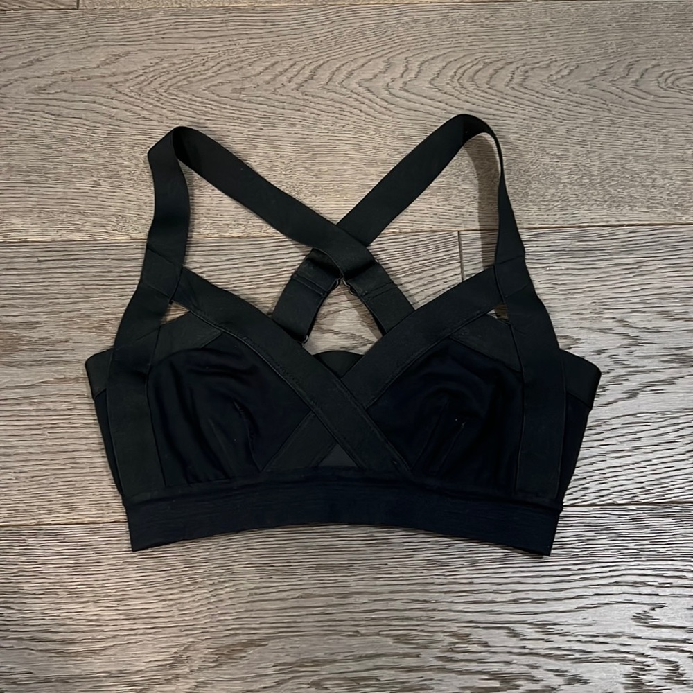 Aritzia cross back bra top